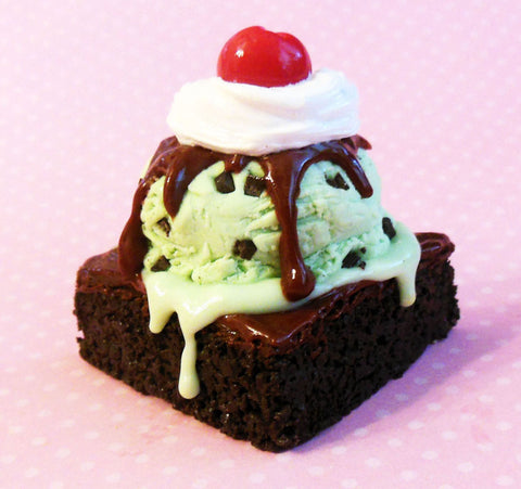 Mint Chocolate Chip Brownie Sundae Miniature Food Magnet