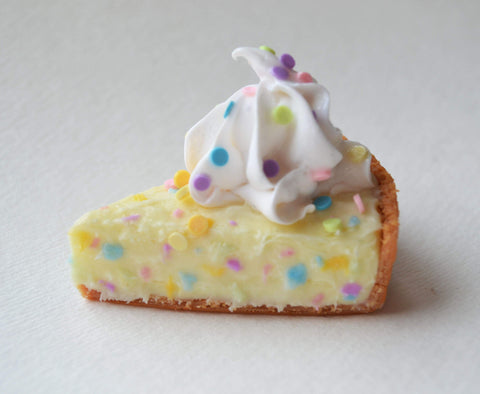 Confetti cheesecake magnet